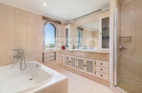 Belle villa de style andalou à Sotogrande Alto