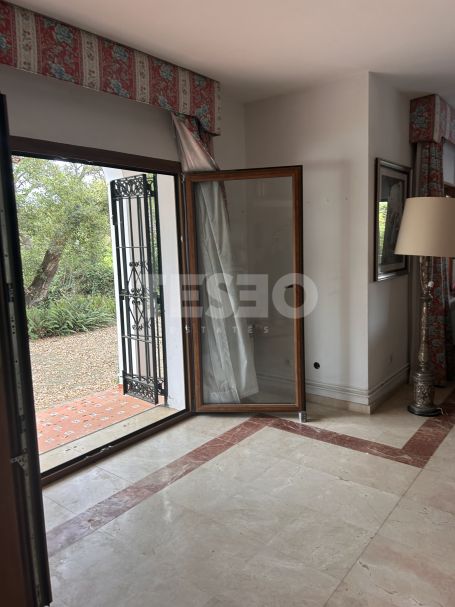 Traditional villa in an exclusive road of the A Zone, Sotogrande Costa