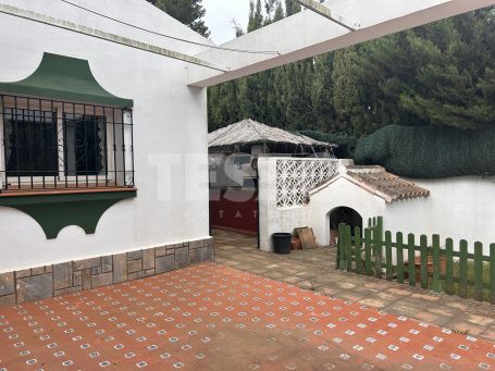 Villa tradicional en calle tranquila de Zona A