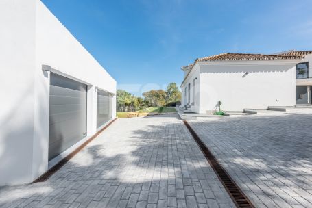 Completely Refurbished Villa in Kings and Queens overlooking the Royal Golf Course of Sotogrande