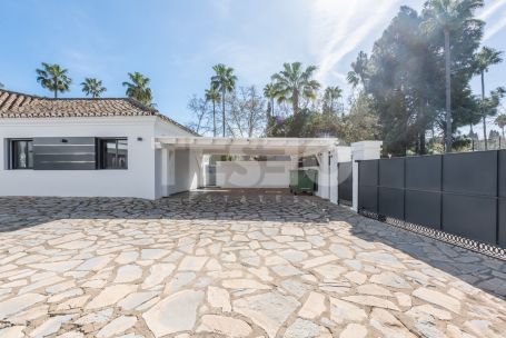 Completely Refurbished Villa in Kings and Queens overlooking the Royal Golf Course of Sotogrande