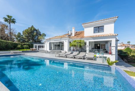 Completely Refurbished Villa in Kings and Queens overlooking the Royal Golf Course of Sotogrande