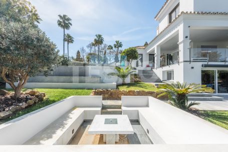 Completely Refurbished Villa in Kings and Queens overlooking the Royal Golf Course of Sotogrande