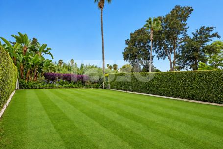 MAGNIFIQUE REZ-DE-CHAUSSÉE AVEC JARDÍN DANS LE COMPLEXE POLO, À SOTOGRANDE COSTA
