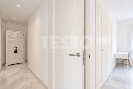 MAGNIFIQUE REZ-DE-CHAUSSÉE AVEC JARDÍN DANS LE COMPLEXE POLO, À SOTOGRANDE COSTA