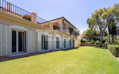 Exklusive Stadthaus in Los Patios de Valderrama, Sotogrande Alto