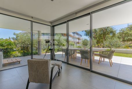 Stunning ground floor apartment for Summer rental in Vilage Verde.