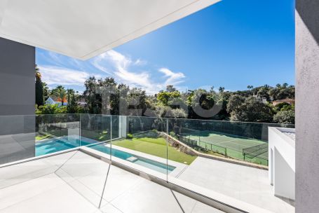 Discover Villa Quijote – A beautiful residence located on one of the finest streets in Sotogrande Alto (Zone C).