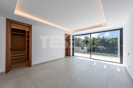 Discover Villa Quijote – A beautiful residence located on one of the finest streets in Sotogrande Alto (Zone C).