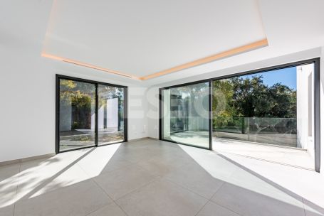 Discover Villa Quijote – A beautiful residence located on one of the finest streets in Sotogrande Alto (Zone C).