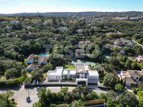 Discover Villa Quijote – A beautiful residence located on one of the finest streets in Sotogrande Alto (Zone C).