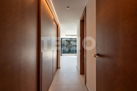 Discover Villa Quijote – A beautiful residence located on one of the finest streets in Sotogrande Alto (Zone C).