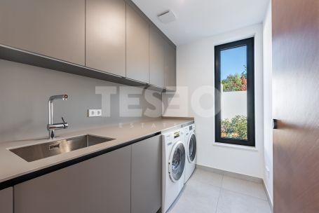 Discover Villa Quijote – A beautiful residence located on one of the finest streets in Sotogrande Alto (Zone C).