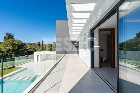 Discover Villa Quijote – A beautiful residence located on one of the finest streets in Sotogrande Alto (Zone C).