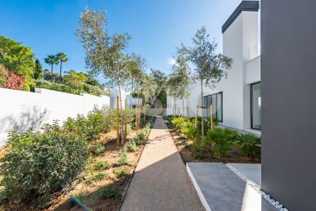 Discover Villa Quijote – A beautiful residence located on one of the finest streets in Sotogrande Alto (Zone C).