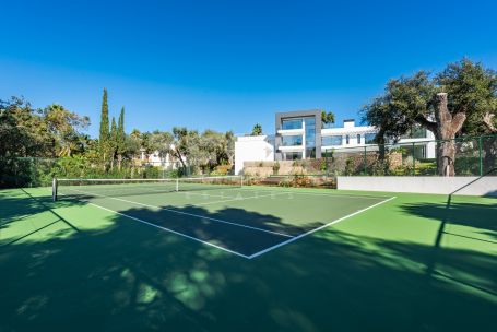 Discover Villa Quijote – A beautiful residence located on one of the finest streets in Sotogrande Alto (Zone C).