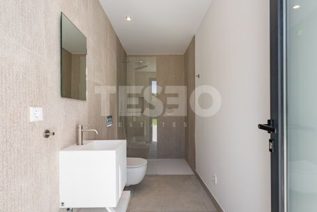 Discover Villa Quijote – A beautiful residence located on one of the finest streets in Sotogrande Alto (Zone C).