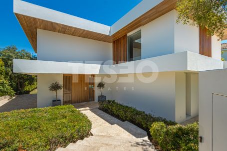 ELEGANTE VILLA CONTEMPORANEA EN ALQUILER EN SOTOGRANDE COSTA