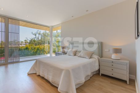 ELEGANT CONTEMPORARY VILLA FOR RENT IN SOTOGRANDE COSTA