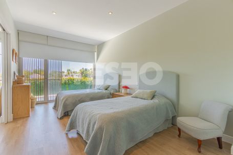 ELEGANT CONTEMPORARY VILLA FOR RENT IN SOTOGRANDE COSTA