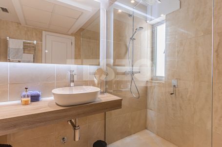 Lovely modernised apartment with views to the marina and the sea