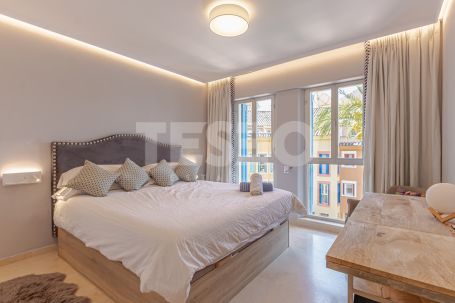 Lovely modernised apartment with views to the marina and the sea