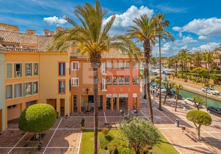 Lovely modernised apartment with views to the marina and the sea