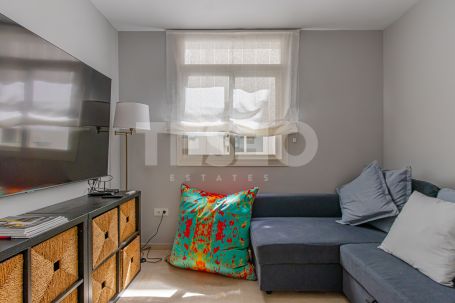 Lovely modernised apartment with views to the marina and the sea