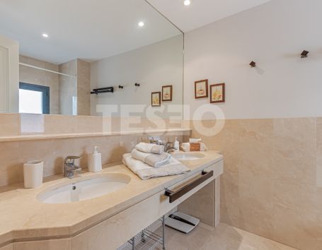 BEAUTIFUL 3 BEDROOM ENSUITE APARTMENT IN THE SOTOGRANDE MARINA