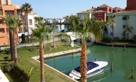 BEAUTIFUL 3 BEDROOM ENSUITE APARTMENT IN THE SOTOGRANDE MARINA