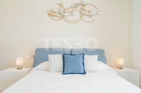 VILLA MENDOZA: Beeindruckende Villa im zeitgenössischen Stil im Herzen der Zone B, Sotogrande Costa