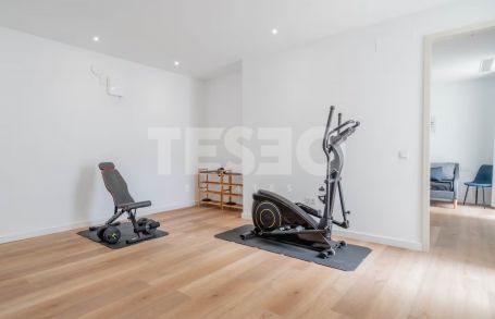 VILLA MENDOZA: Beeindruckende Villa im zeitgenössischen Stil im Herzen der Zone B, Sotogrande Costa