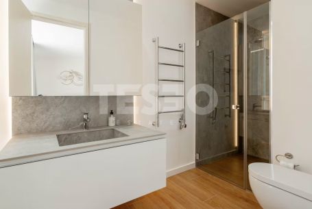 VILLA MENDOZA: Beeindruckende Villa im zeitgenössischen Stil im Herzen der Zone B, Sotogrande Costa