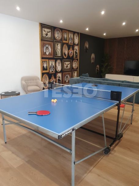 VILLA MENDOZA: Beeindruckende Villa im zeitgenössischen Stil im Herzen der Zone B, Sotogrande Costa