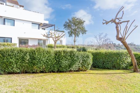 Exclusivo apartamento con jardin en Hacienda de Valderrama, Sotogrande Alto