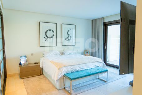 Exclusivo apartamento con jardin en Hacienda de Valderrama, Sotogrande Alto