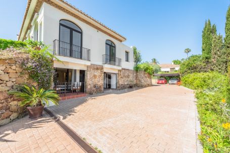 Villa offering spectacular views of the Real Sotogrande Golf Club , in one of the nicest roads in Kings and Queens