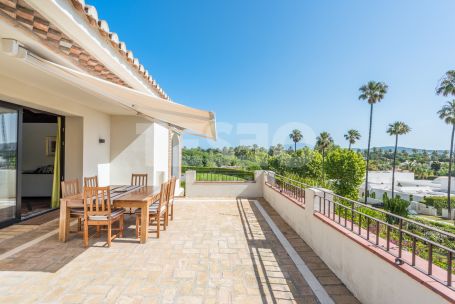 Villa offering spectacular views of the Real Sotogrande Golf Club , in one of the nicest roads in Kings and Queens