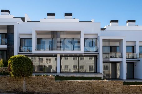 New Front Line Terraced house in San Roque Club
