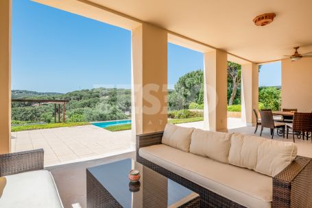 CONTEMPORARY VILLA WITH UNIQUE VIEWS TO THE GOLF COURSE AND BORDERING THE NEW HOTEL SO SOTOGRANDE