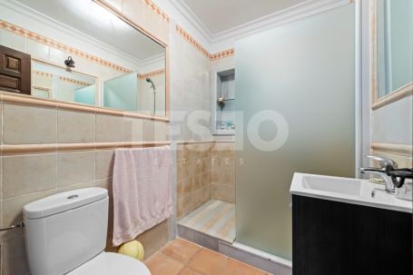 Lovely house with tennis court in Sotogrande.