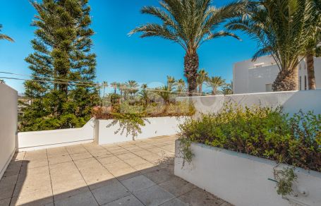 Large townhouse with spectacular views of the Sea and the Guadiaro River