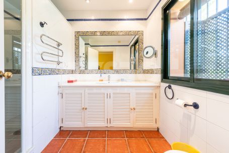 Andalusian style villa, with a lot of charm, in a quiet Cul de Sac in Zone A (COSTA)