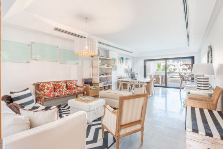 Apartment for sale in the prestigious El Polo de Sotogrande Urbanization