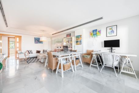 Apartment for sale in the prestigious El Polo de Sotogrande Urbanization