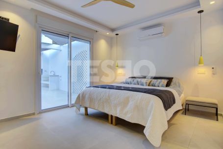 Modern, refurbished villa in the sought after area of Sotogrande Costa A zone.