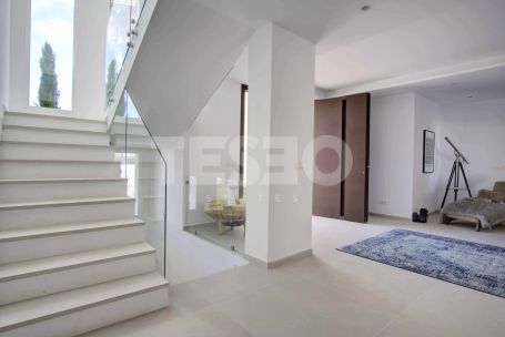 Modern, refurbished villa in the sought after area of Sotogrande Costa A zone.