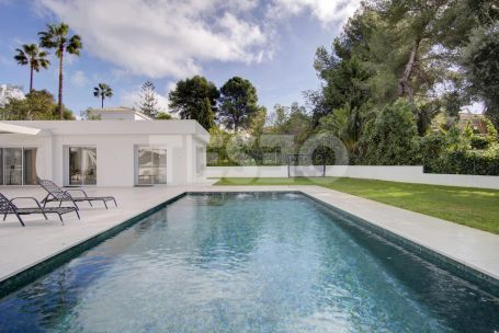 Modern, refurbished villa in the sought after area of Sotogrande Costa A zone.