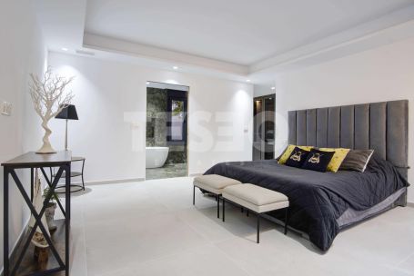 Modern, refurbished villa in the sought after area of Sotogrande Costa A zone.