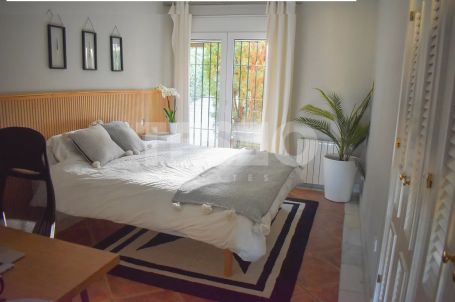 Modernised townhouse in Las Terrazas available for Summer rental.